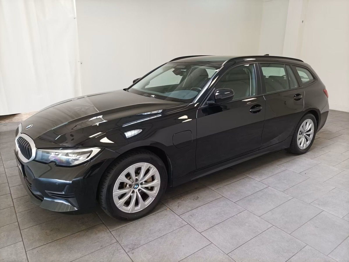 BMW Serie 3 Touring 330e xDrive  Business Advantage (20)
