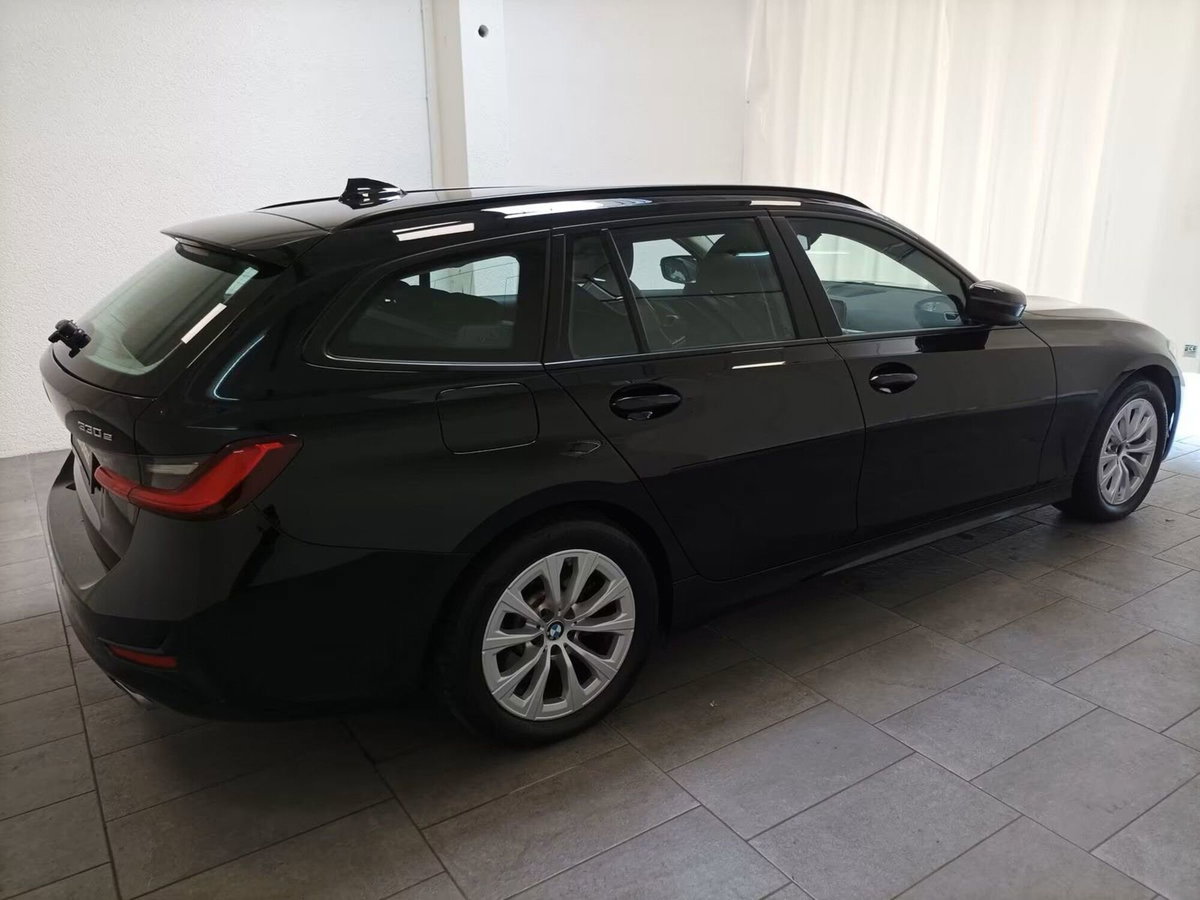 BMW Serie 3 Touring 330e xDrive  Business Advantage (4)