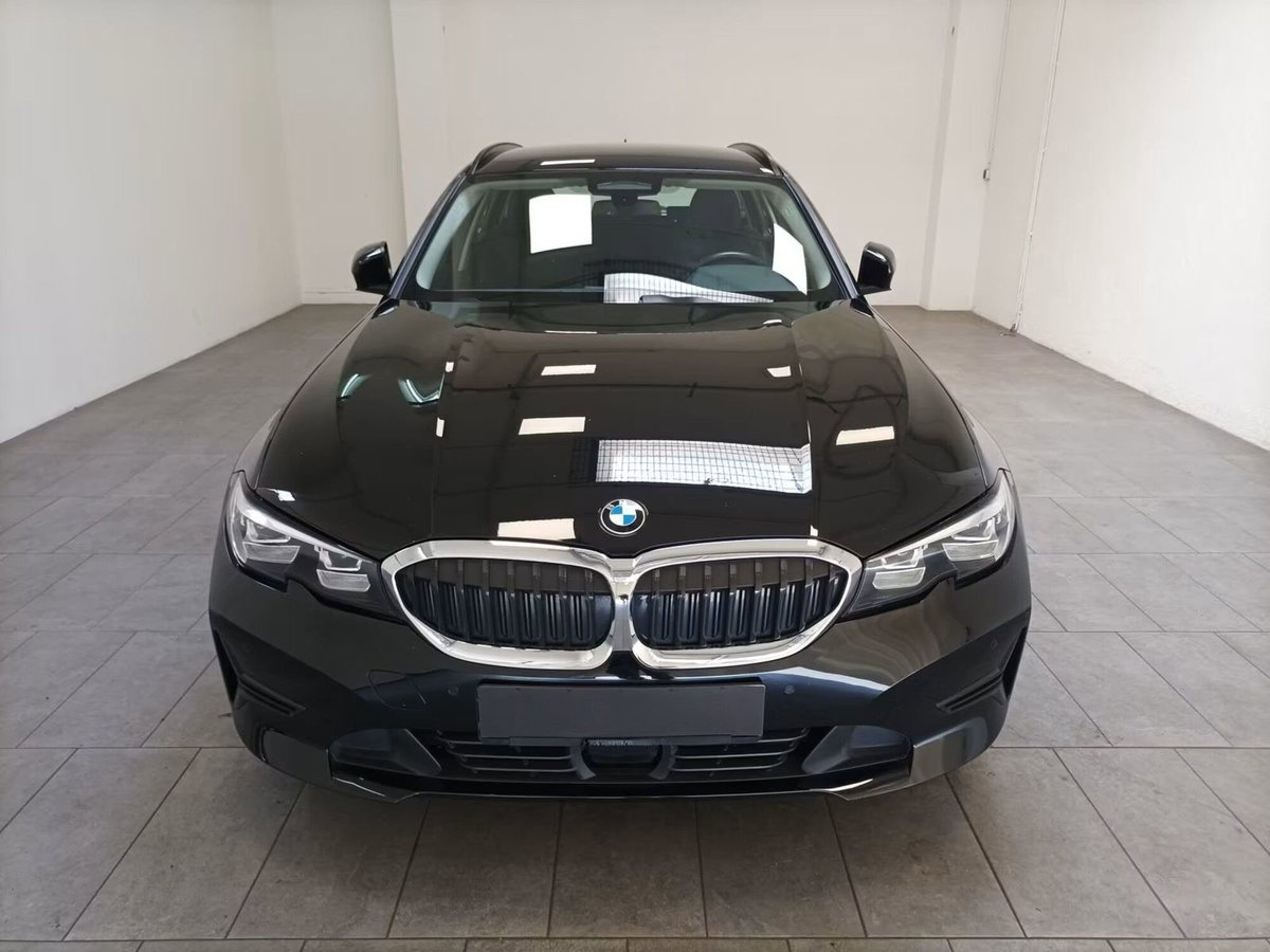BMW Serie 3 Touring 330e xDrive  Business Advantage (5)
