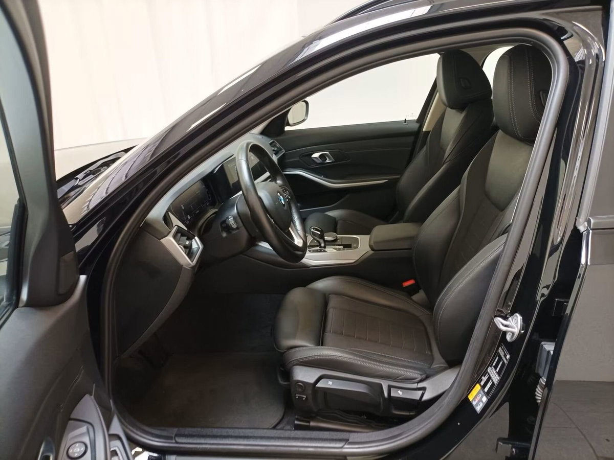 BMW Serie 3 Touring 330e xDrive  Business Advantage (6)