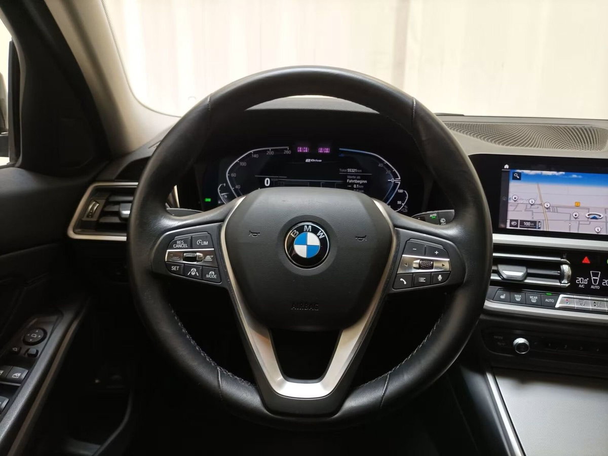 BMW Serie 3 Touring 330e xDrive  Business Advantage (7)