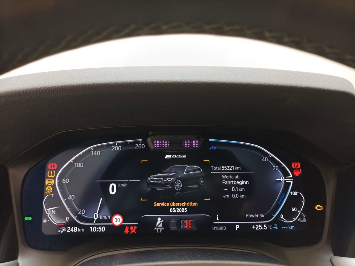 BMW Serie 3 Touring 330e xDrive  Business Advantage (8)