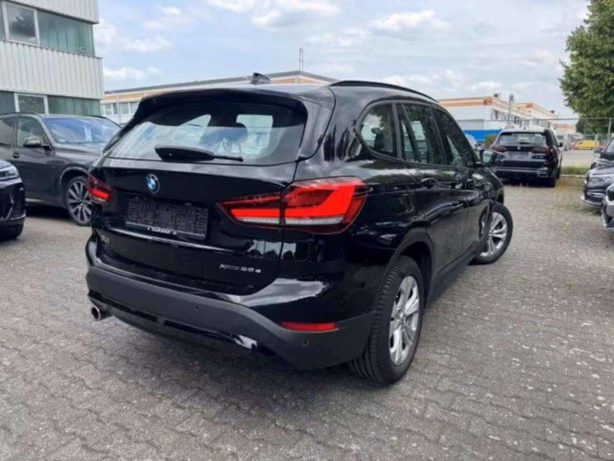 BMW X1 xDrive25e Business Advantage (2)