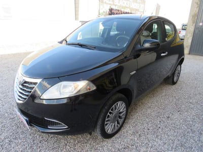 Lancia Ypsilon 0.9 TwinAir 85 CV 5 porte Metano Ecochic Silver