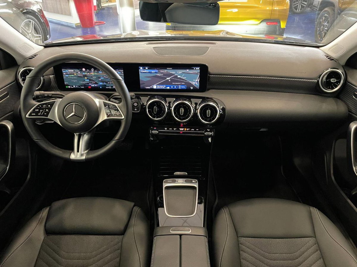 Mercedes-Benz Classe A 180 Automatic Executive (11)