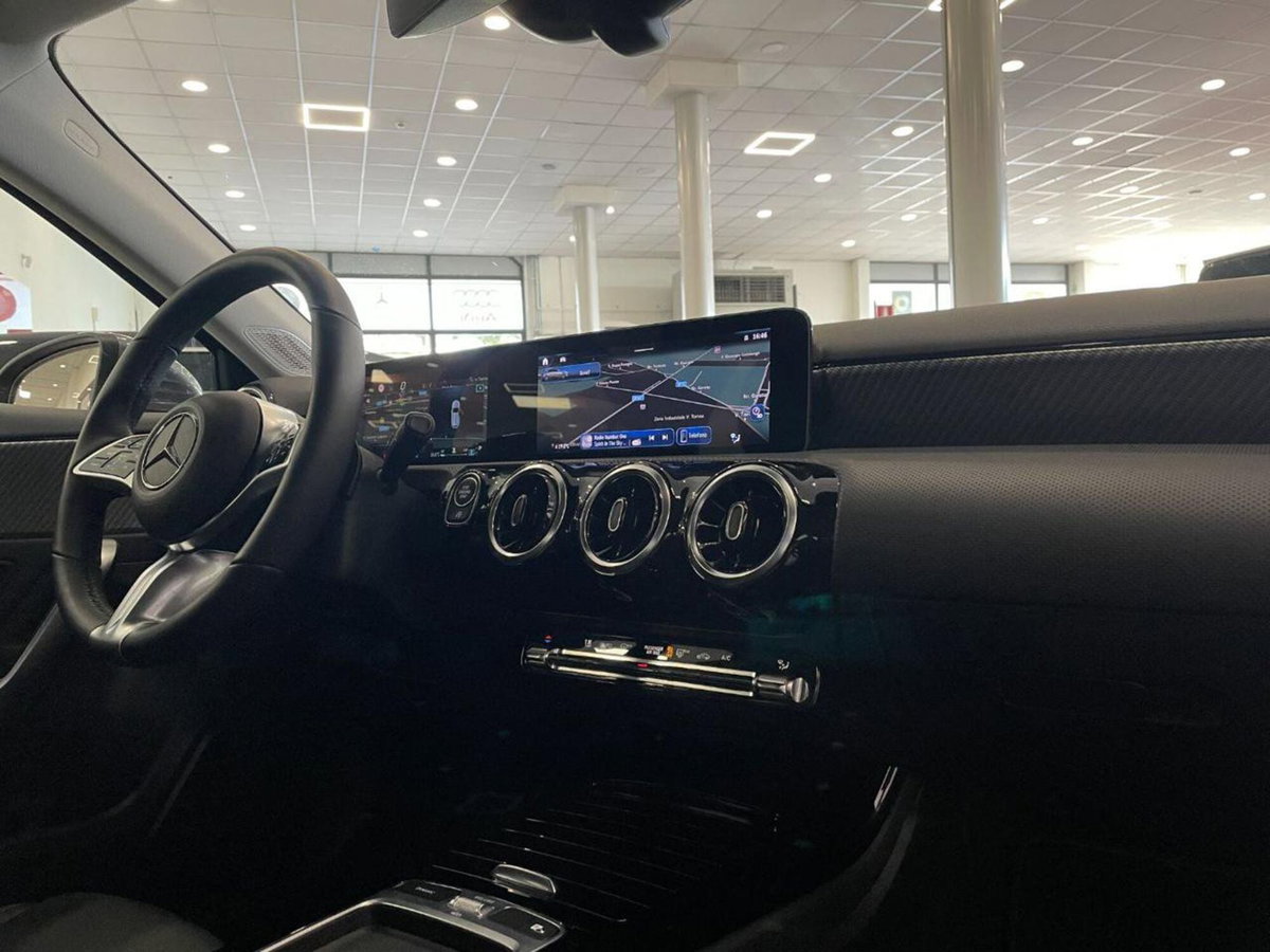 Mercedes-Benz Classe A 180 Automatic Executive (12)