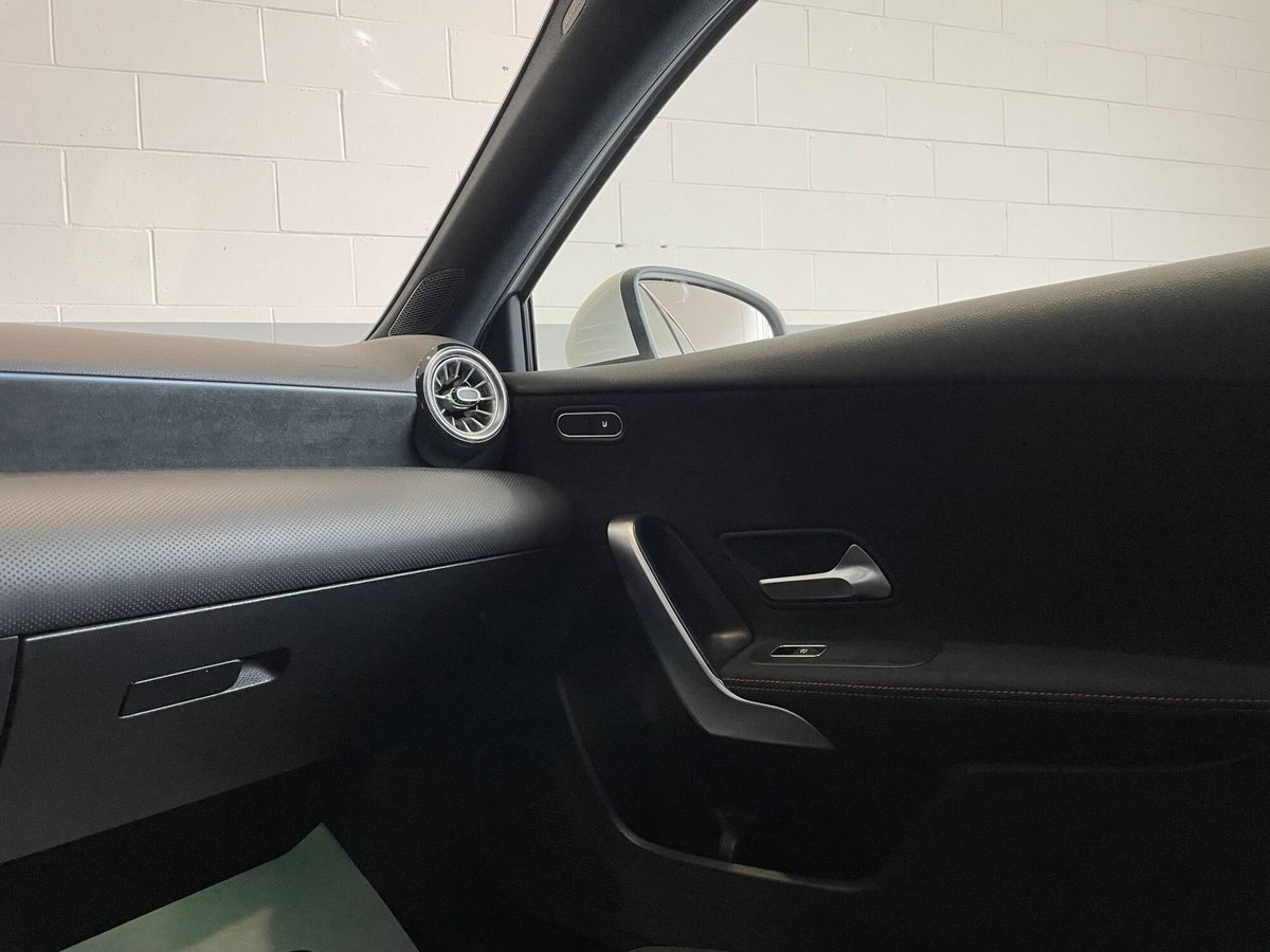 Mercedes-Benz Classe A 180 Automatic Premium (16)
