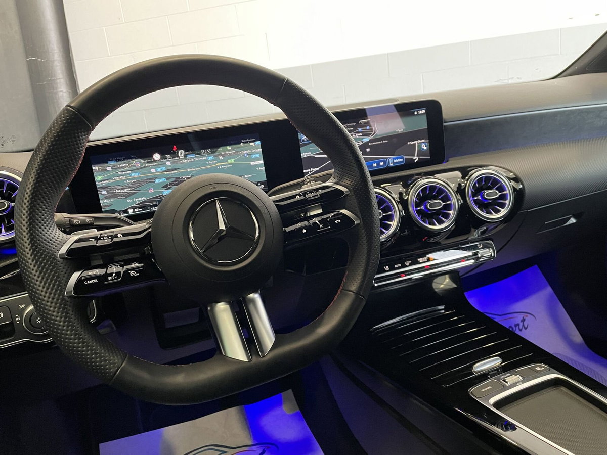 Mercedes-Benz Classe A 200 Automatic Premium (12)