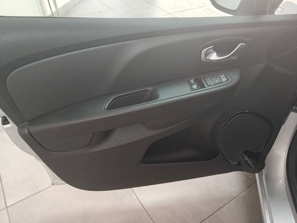 Renault Clio TCe 90 CV 5 porte Intens (12)