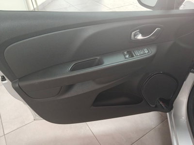Renault Clio TCe 90 CV 5 porte Intens (12)