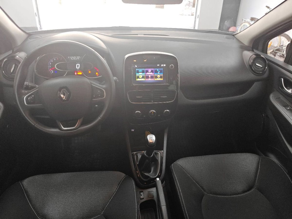 Renault Clio TCe 90 CV 5 porte Intens (19)