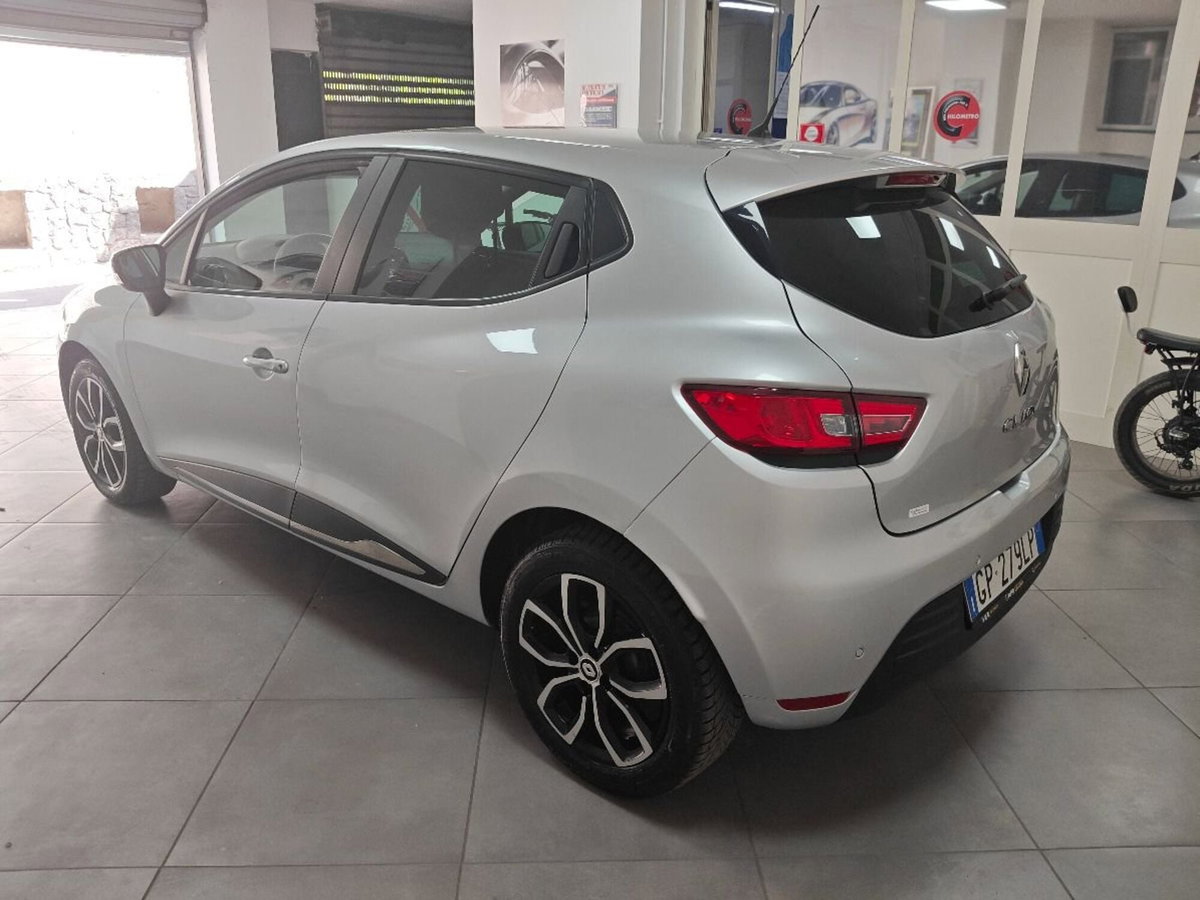 Renault Clio TCe 90 CV 5 porte Intens (3)