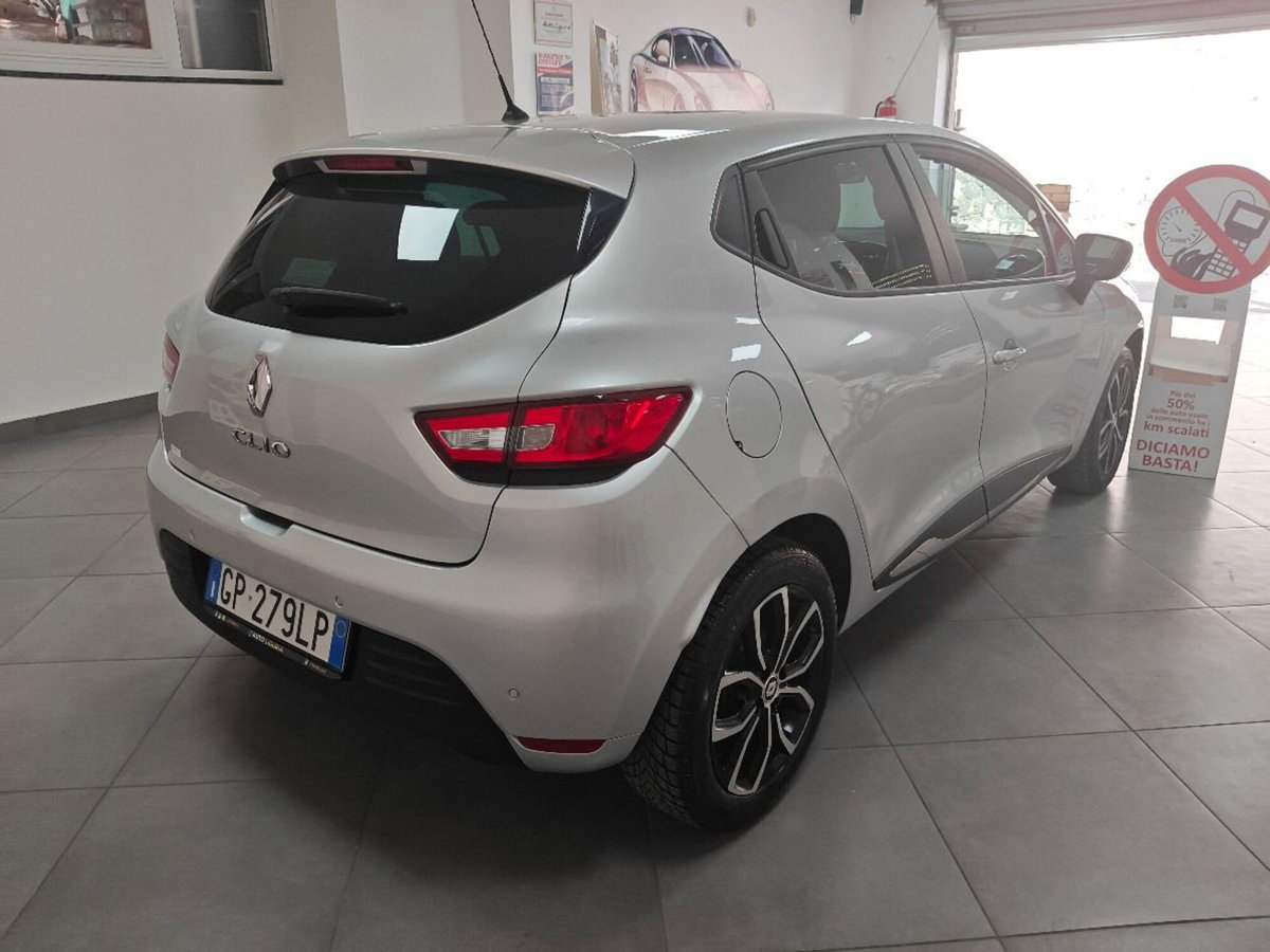 Renault Clio TCe 90 CV 5 porte Intens (5)