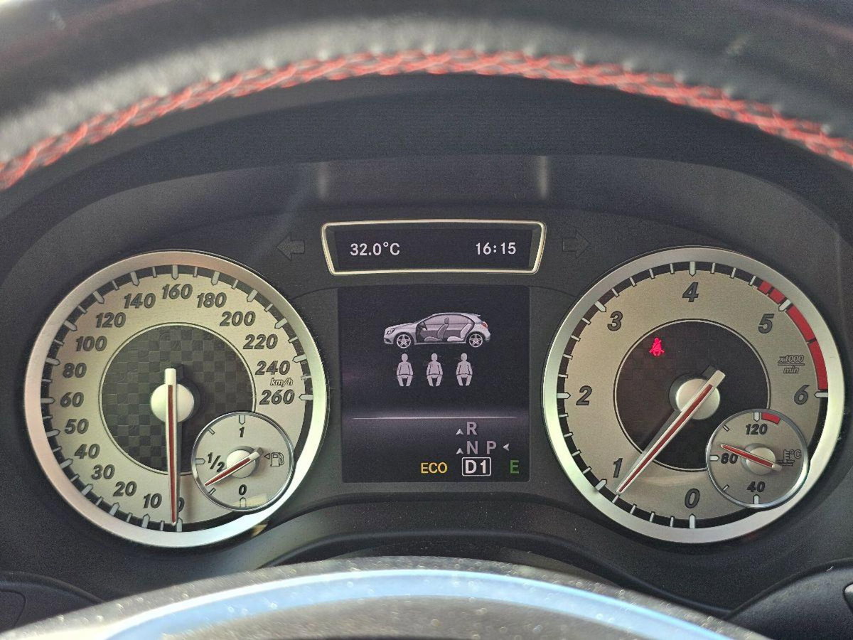 Mercedes-Benz Classe A 180 CDI Automatic Premium (18)