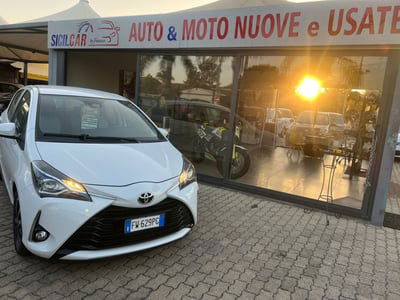 Toyota Yaris 1.0 72 CV 5 porte Lounge usata