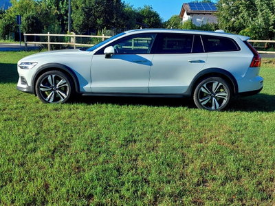 Volvo V60 Cross Country D4 (2)