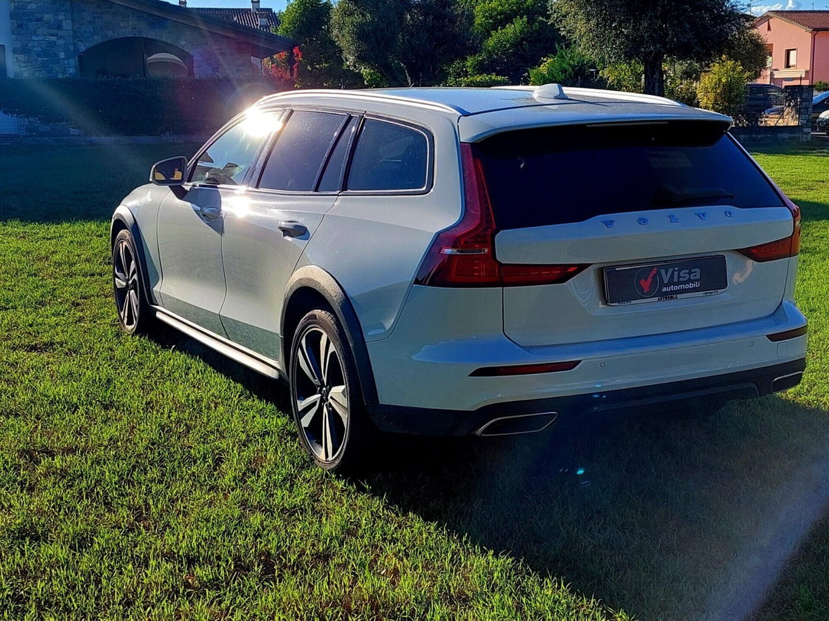 Volvo V60 Cross Country D4 (3)