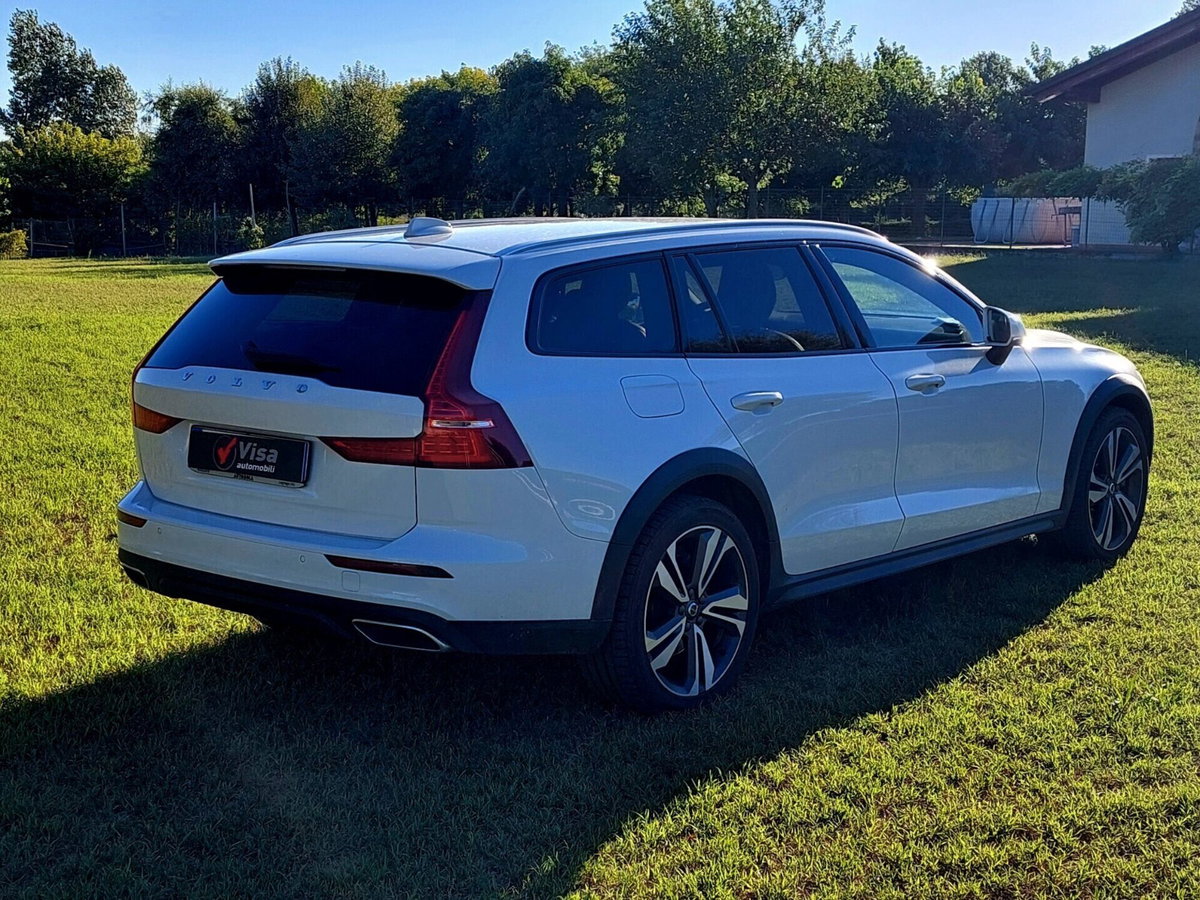 Volvo V60 Cross Country D4 (4)