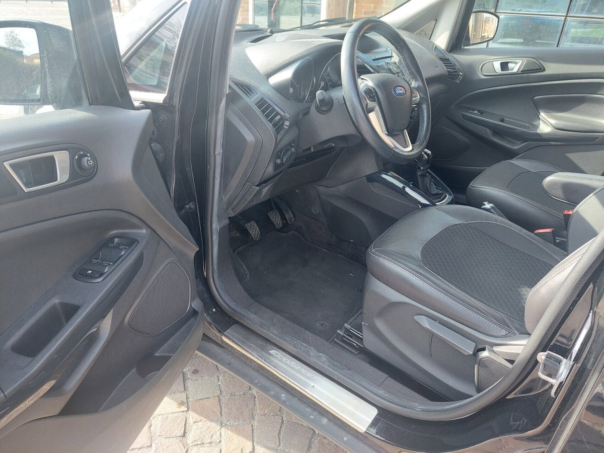 Ford EcoSport 1.5 TDCi 95 CV Titanium (8)