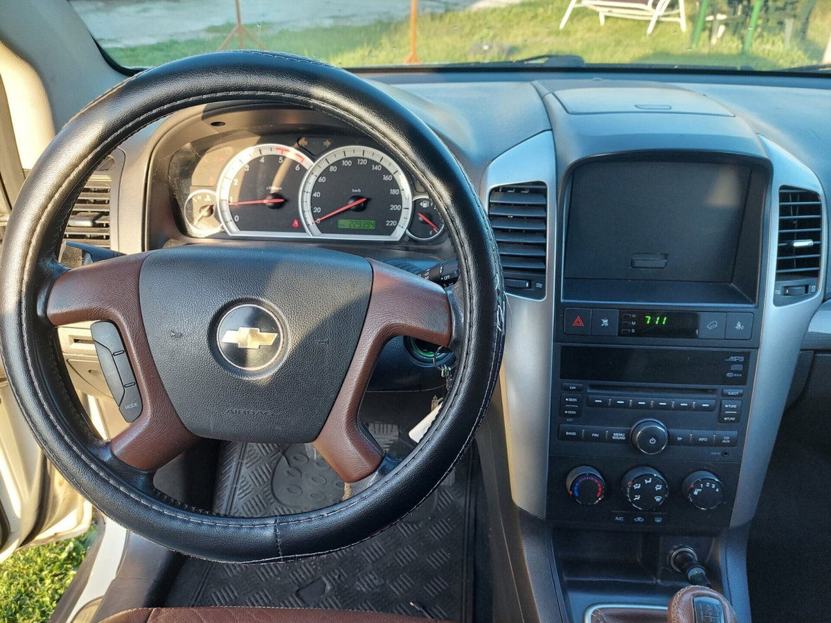 Chevrolet Captiva 2.0 VCDi LT (11)