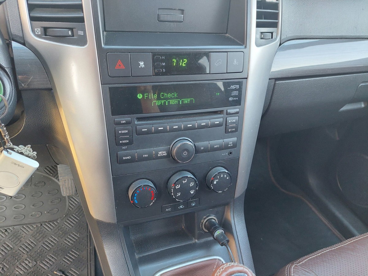 Chevrolet Captiva 2.0 VCDi LT (12)