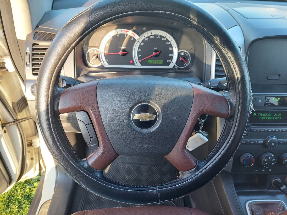 Chevrolet Captiva 2.0 VCDi LT (13)
