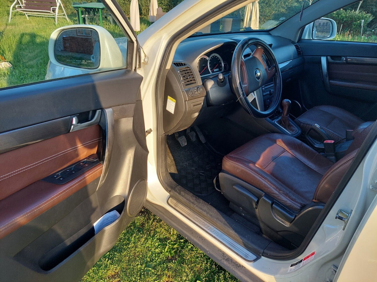 Chevrolet Captiva 2.0 VCDi LT (7)