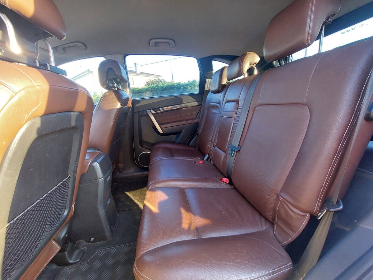 Chevrolet Captiva 2.0 VCDi LT (9)