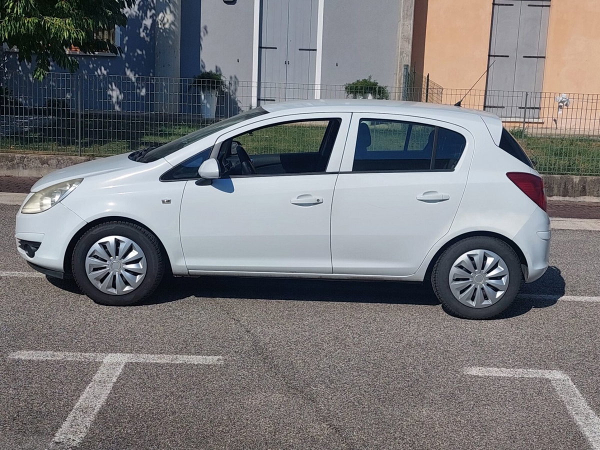 Opel Corsa 1.3 CDTI 75CV 5 porte Enjoy (2)