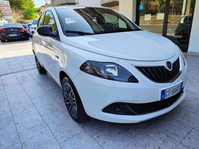 Lancia Ypsilon 1.0 FireFly 5 porte S&S Hybrid Ecochic A. Ferretti usata