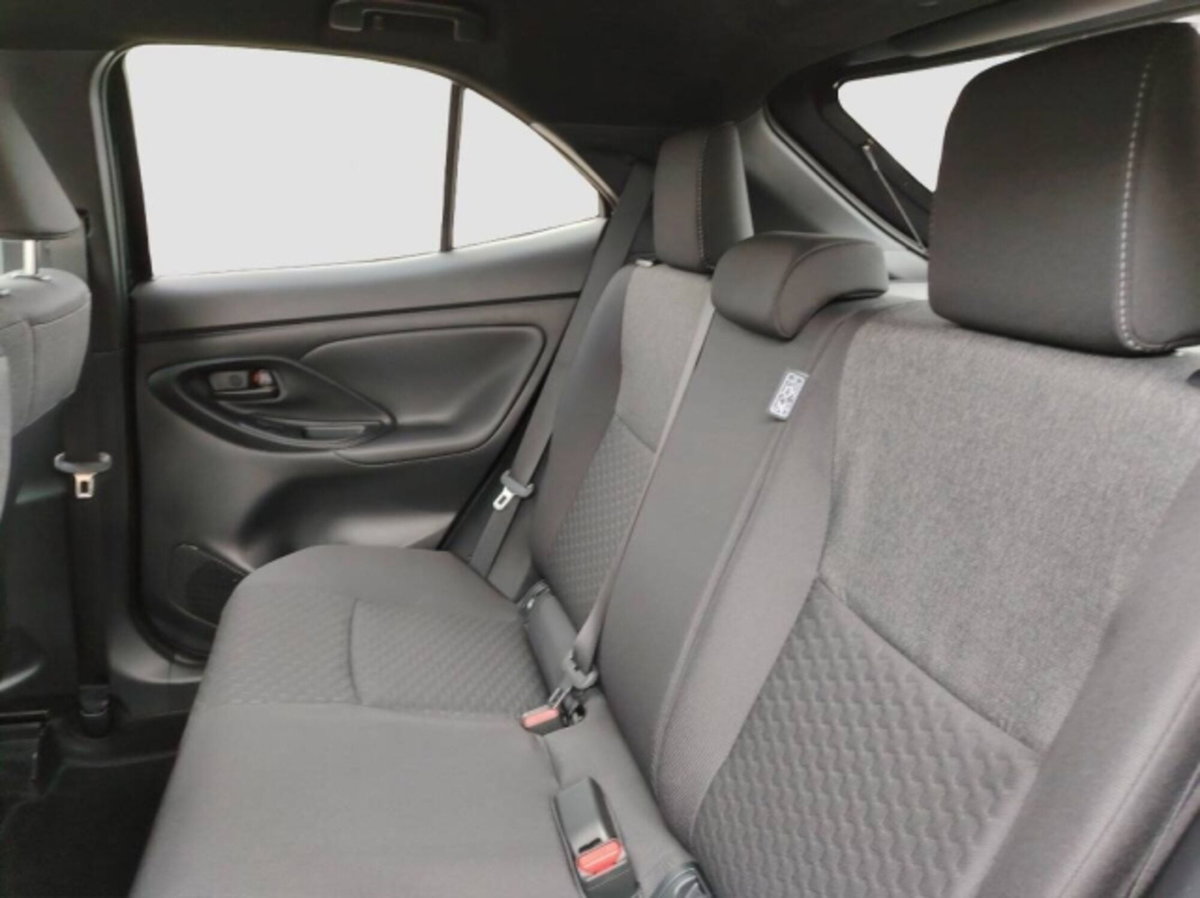 Toyota Yaris Cross 1.5h GR Sport Black Sky fwd 116cv e-cvt (13)