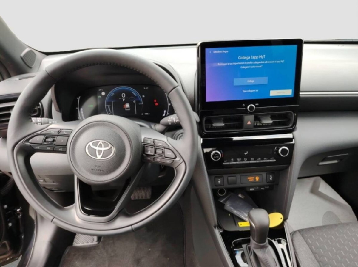 Toyota Yaris Cross 1.5h GR Sport Black Sky fwd 116cv e-cvt (14)
