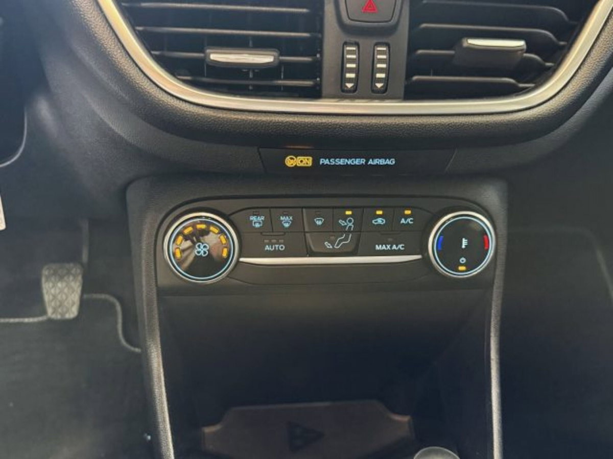 Ford Fiesta 1.1 75 CV GPL 5 porte Titanium (17)