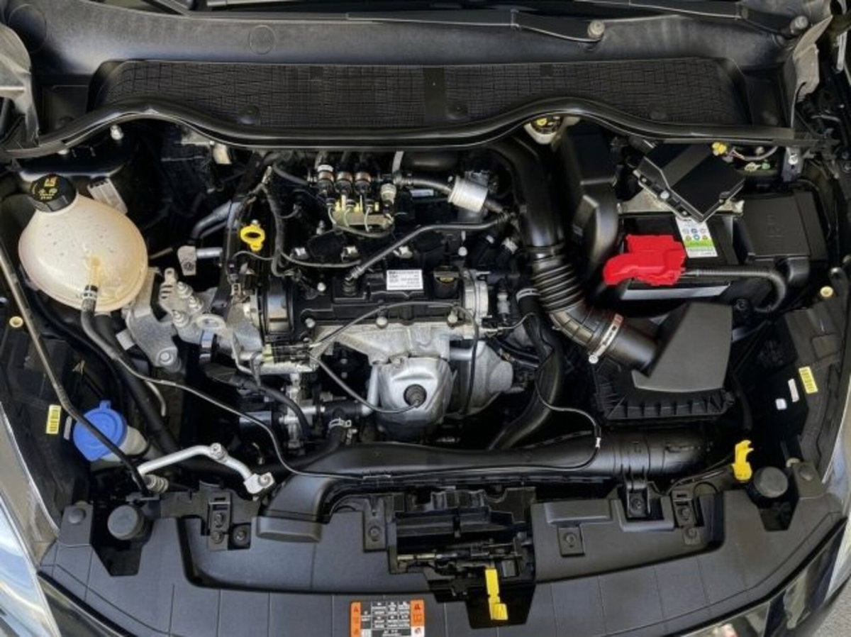 Ford Fiesta 1.1 75 CV GPL 5 porte Titanium (19)