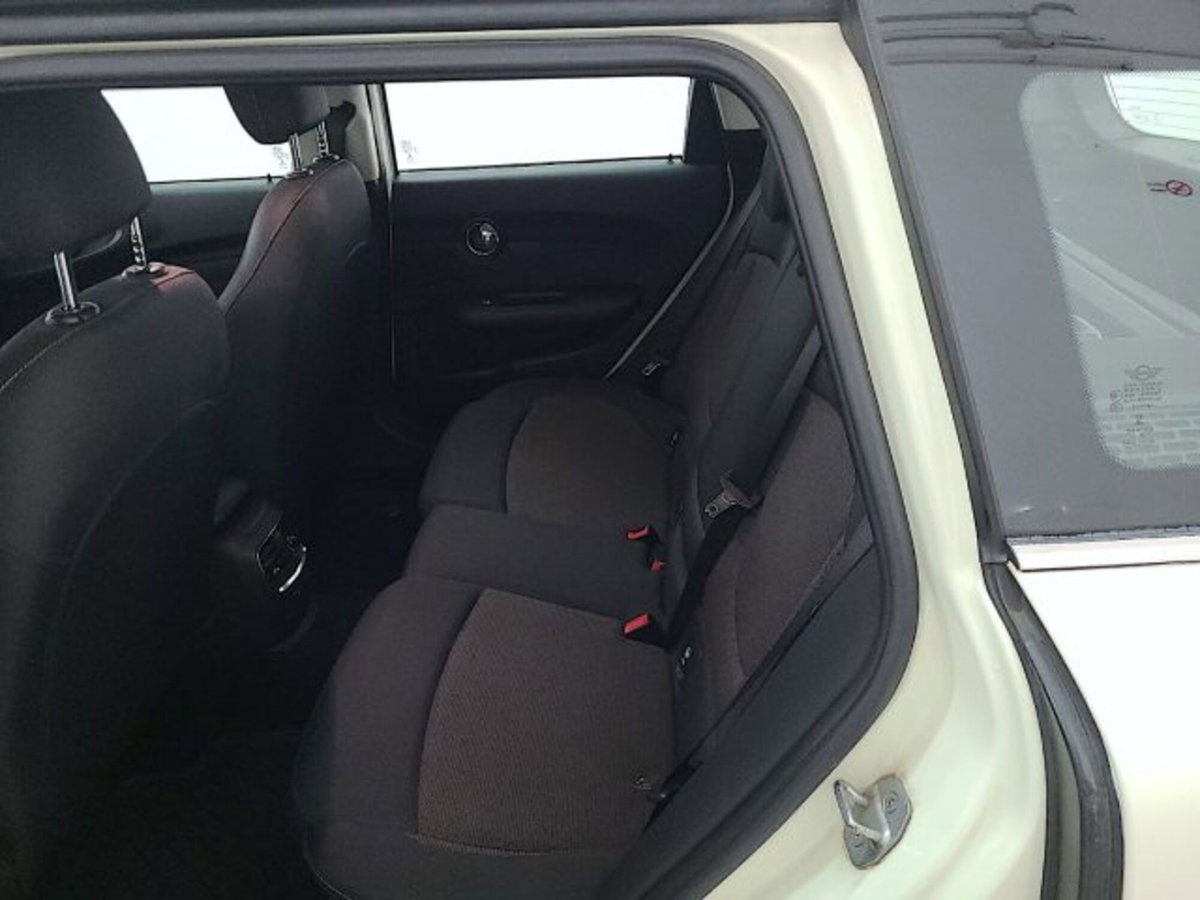 MINI Mini Clubman 2.0 Cooper D Business Clubman (11)