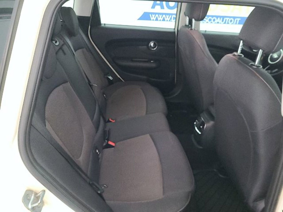 MINI Mini Clubman 2.0 Cooper D Business Clubman (13)