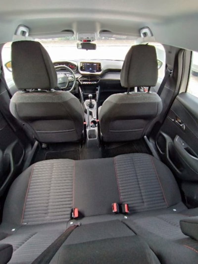Peugeot 2008 PureTech 100 S&S Allure (11)