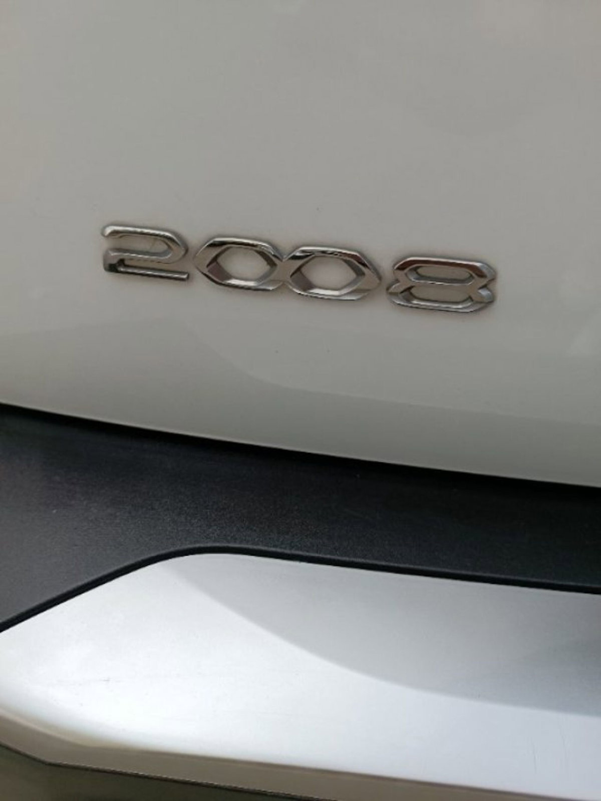 Peugeot 2008 PureTech 100 S&S Allure (7)