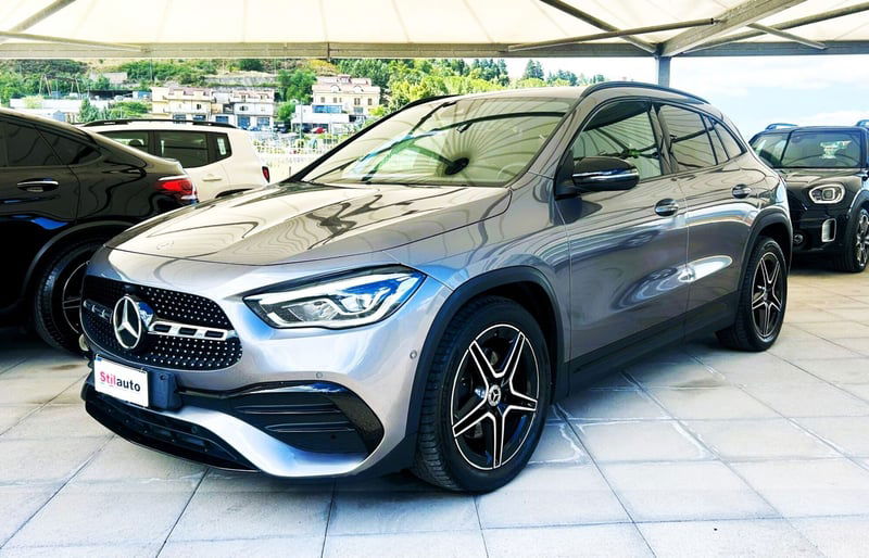 Mercedes-Benz GLA SUV 200 d Automatic Premium