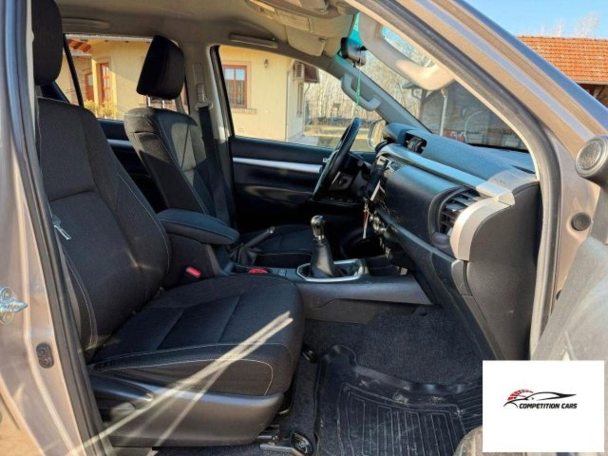 Toyota Hilux 2.D-4D 4WD porte Double Cab Lounge (11)