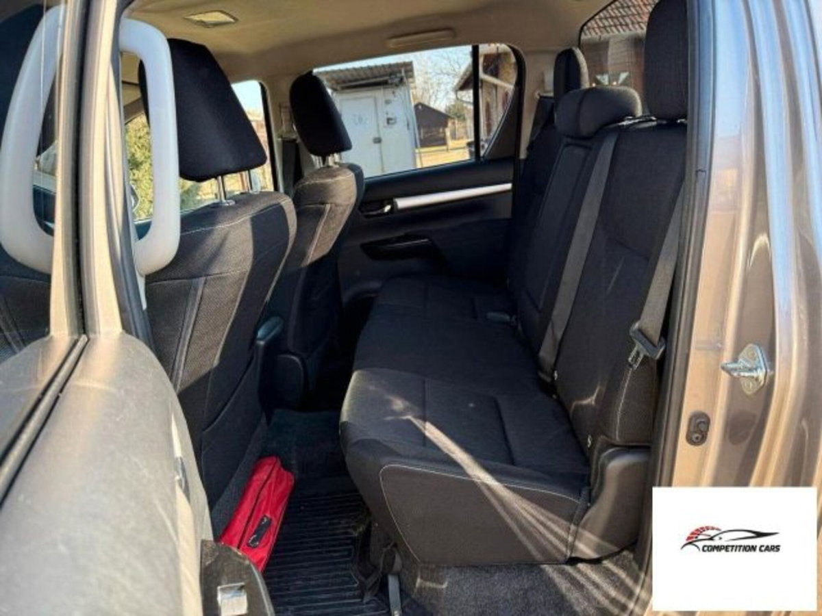 Toyota Hilux 2.D-4D 4WD porte Double Cab Lounge (12)