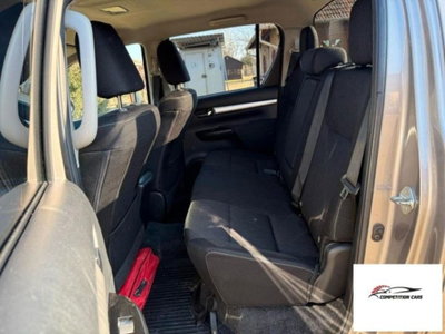 Toyota Hilux 2.D-4D 4WD porte Double Cab Lounge (12)
