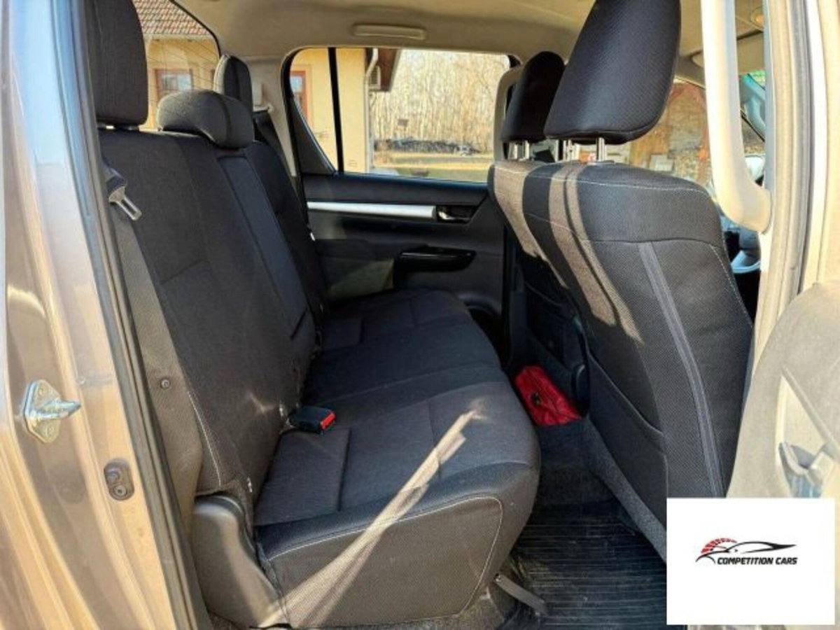 Toyota Hilux 2.D-4D 4WD porte Double Cab Lounge (13)