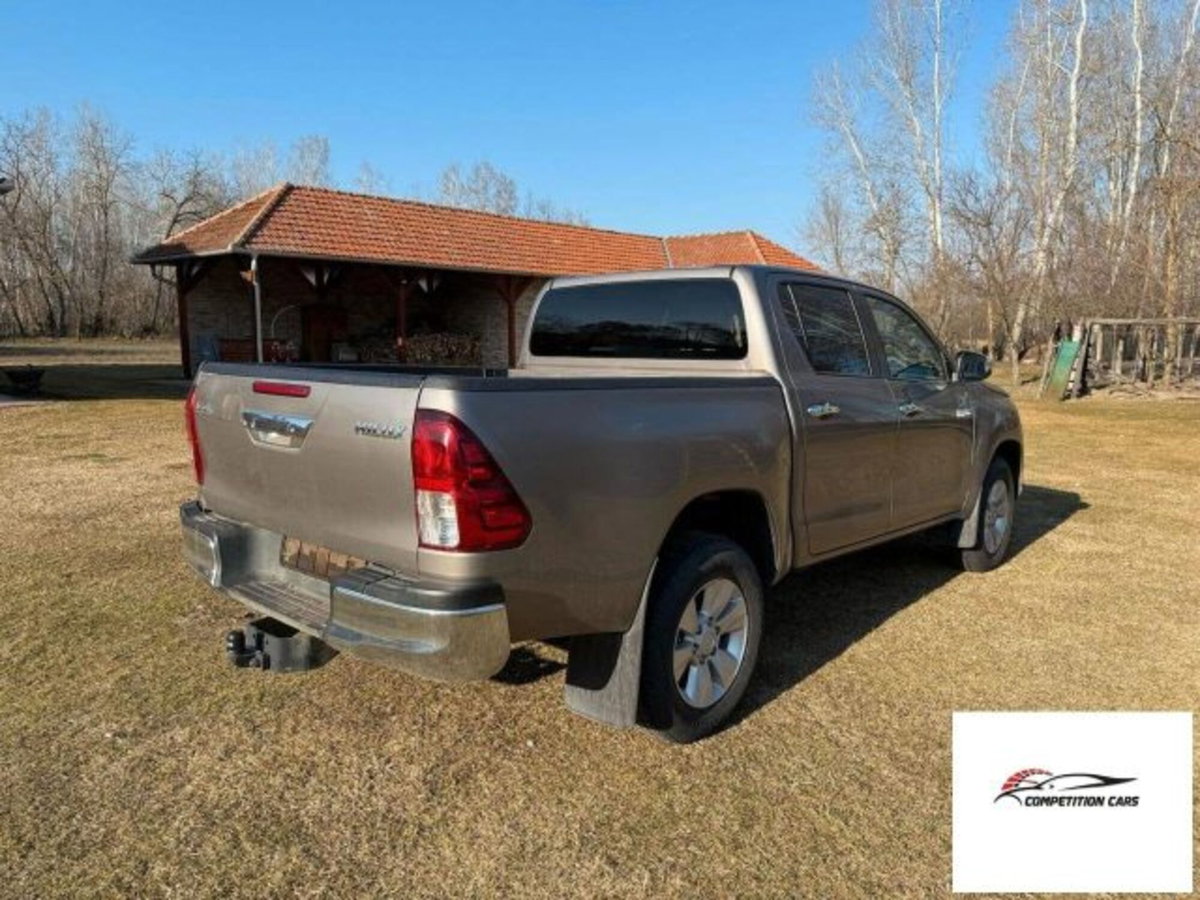 Toyota Hilux 2.D-4D 4WD porte Double Cab Lounge (4)