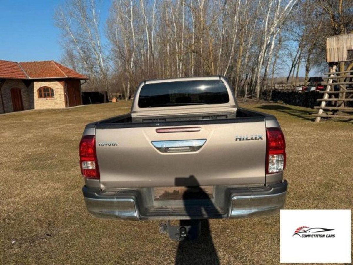 Toyota Hilux 2.D-4D 4WD porte Double Cab Lounge (5)