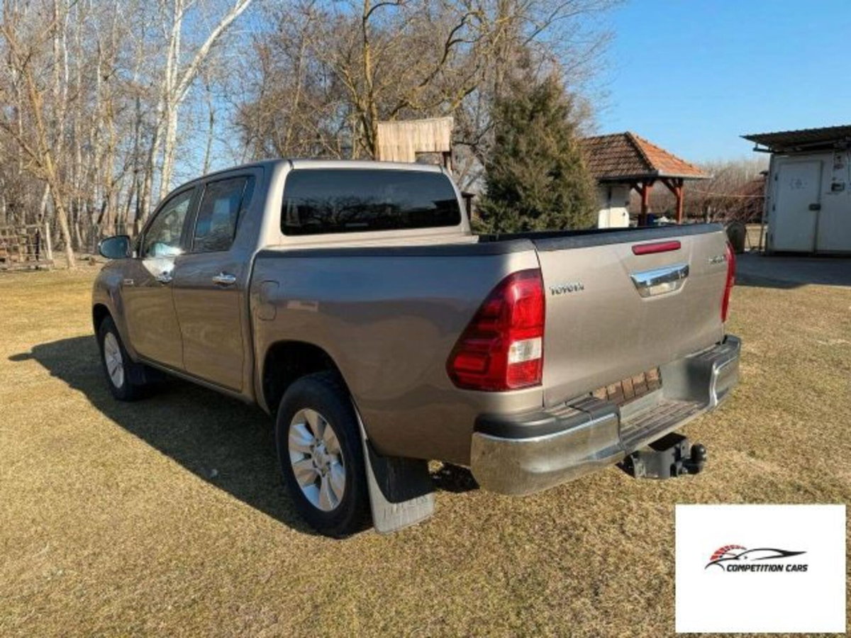 Toyota Hilux 2.D-4D 4WD porte Double Cab Lounge (6)