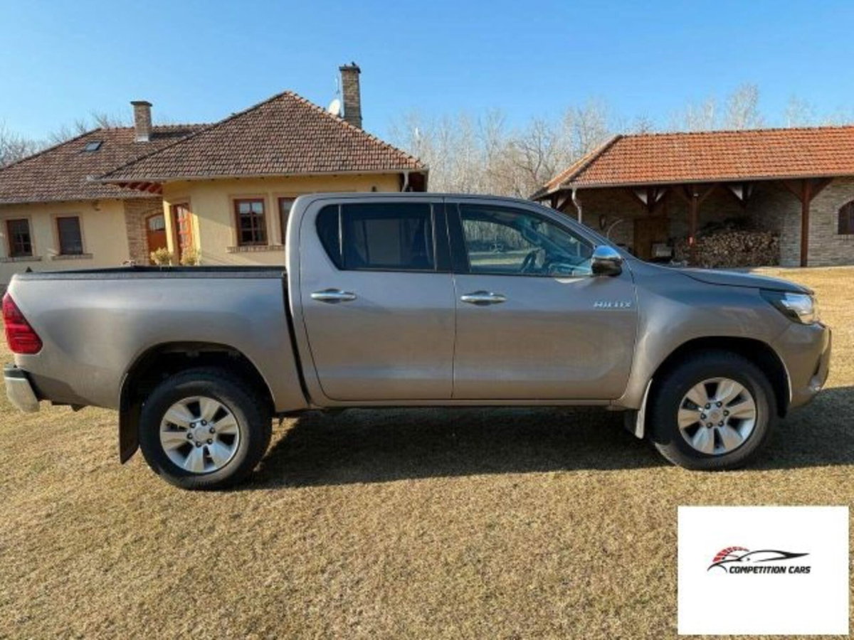 Toyota Hilux 2.D-4D 4WD porte Double Cab Lounge (7)