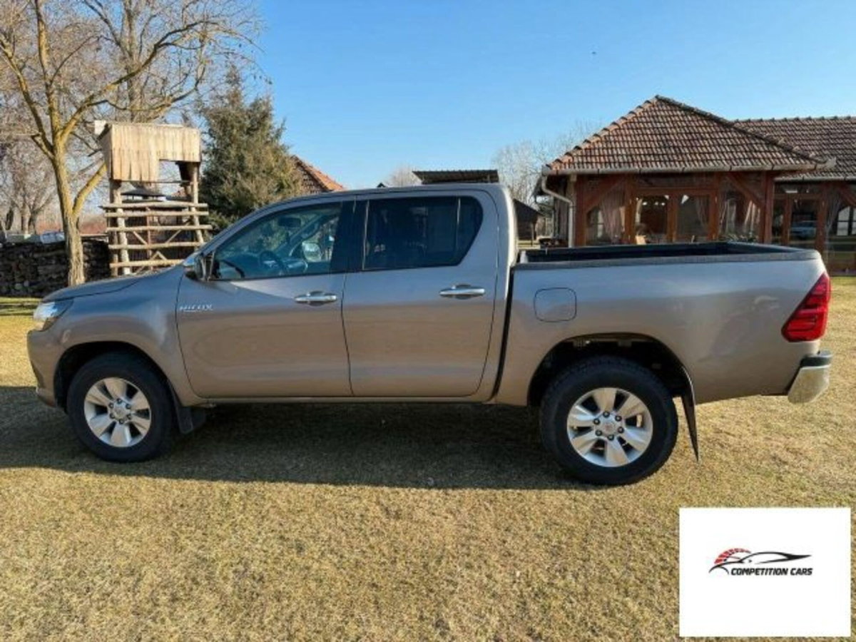 Toyota Hilux 2.D-4D 4WD porte Double Cab Lounge (8)