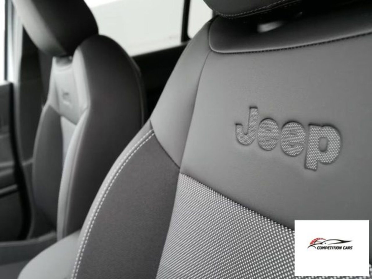 Jeep Avenger 1.2 turbo Summit fwd 100cv (14)