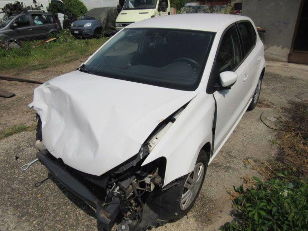 Volkswagen Polo 1.0 MPI 5p. Trendline (2)